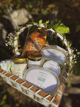 Load image into Gallery viewer, Daffodil Basket